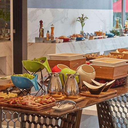 Novotel Suites Manila At Acqua マンダルヨン・シティ エクステリア 写真