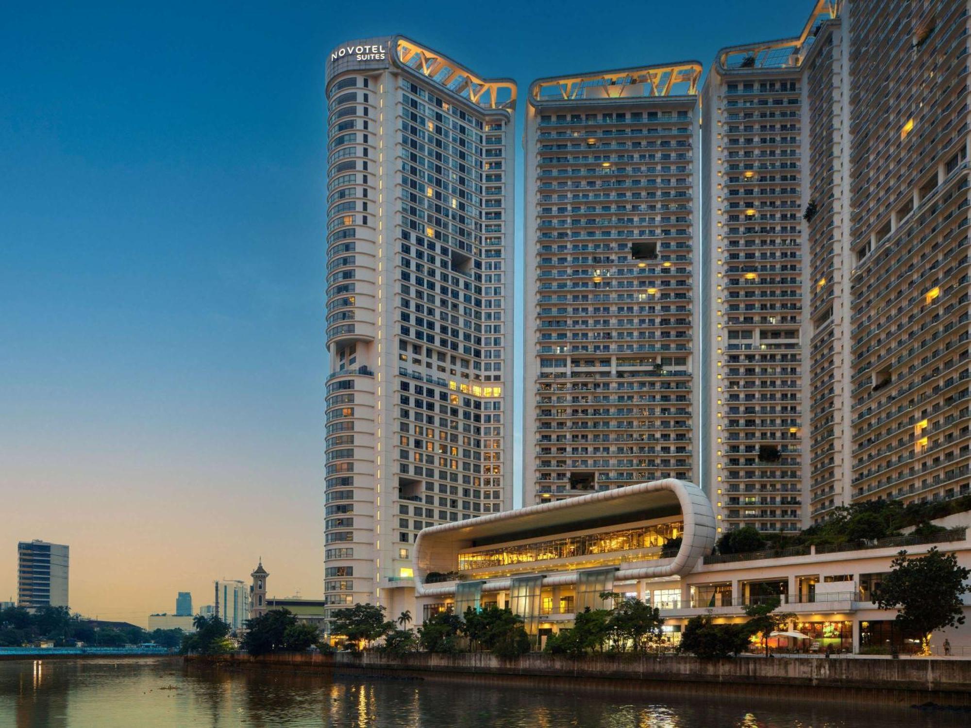 Novotel Suites Manila At Acqua マンダルヨン・シティ エクステリア 写真