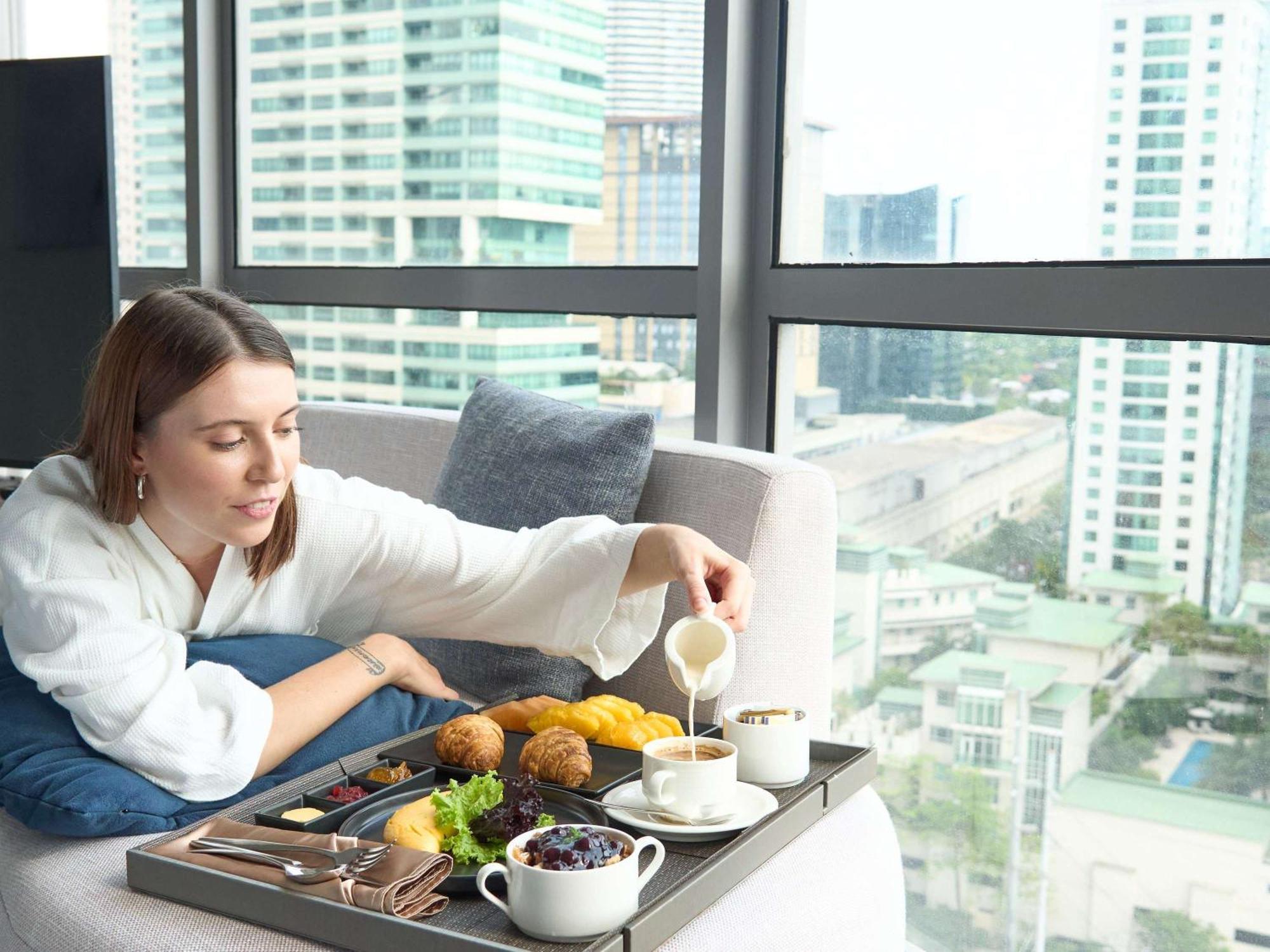 Novotel Suites Manila At Acqua マンダルヨン・シティ エクステリア 写真