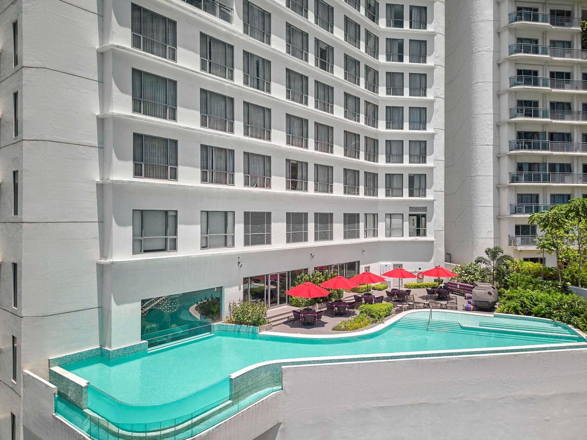 Novotel Suites Manila At Acqua マンダルヨン・シティ エクステリア 写真