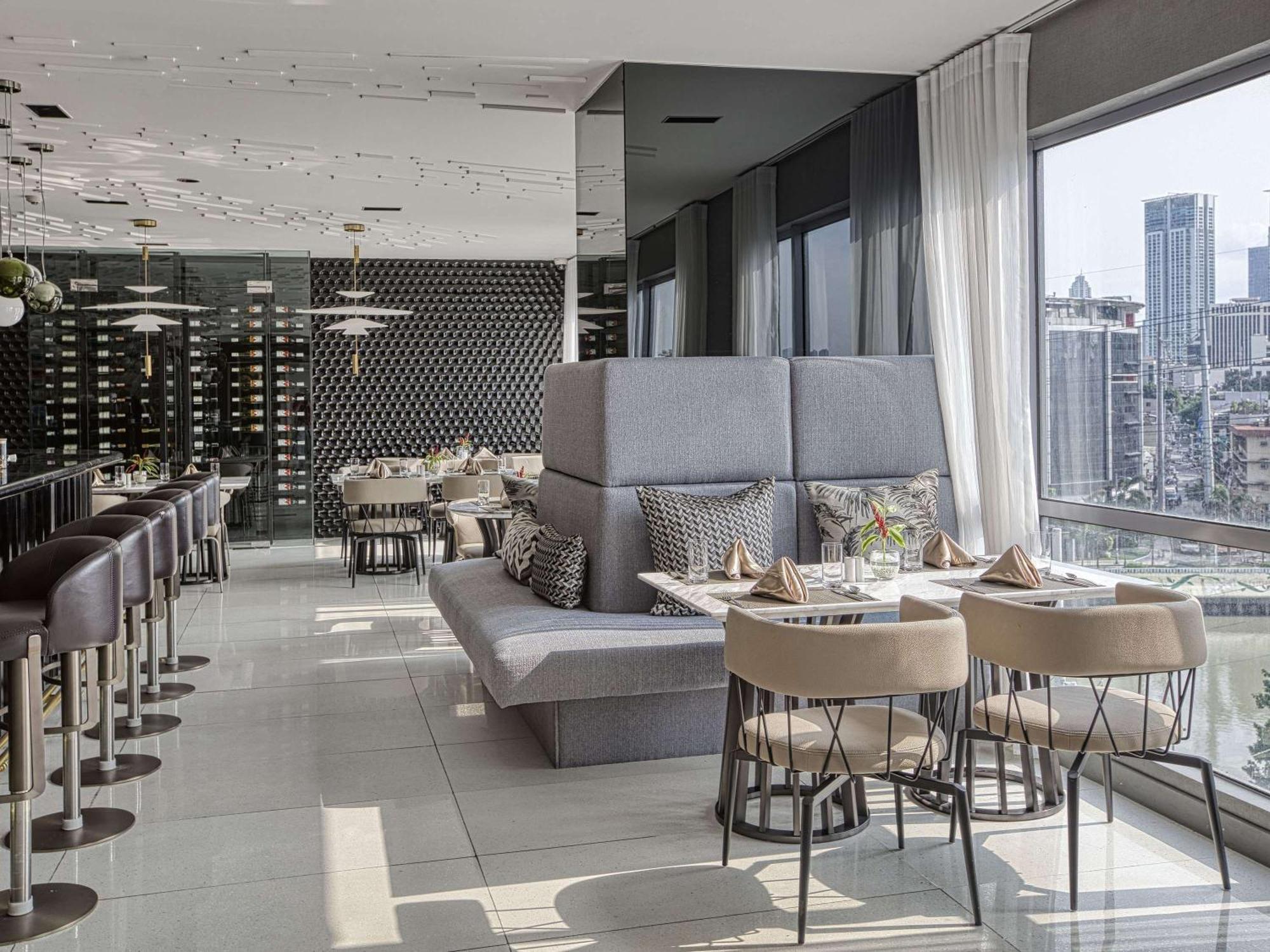 Novotel Suites Manila At Acqua マンダルヨン・シティ エクステリア 写真