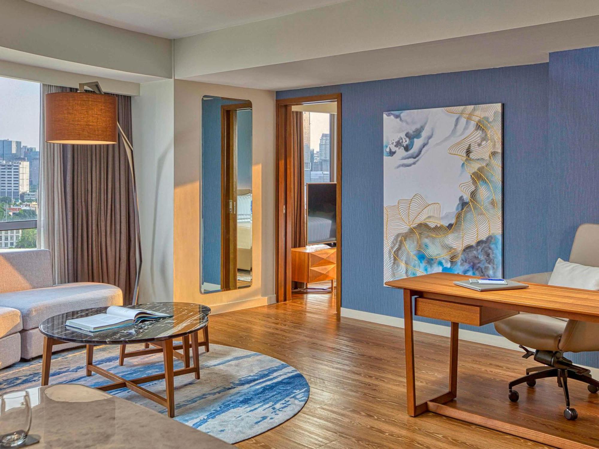 Novotel Suites Manila At Acqua マンダルヨン・シティ エクステリア 写真