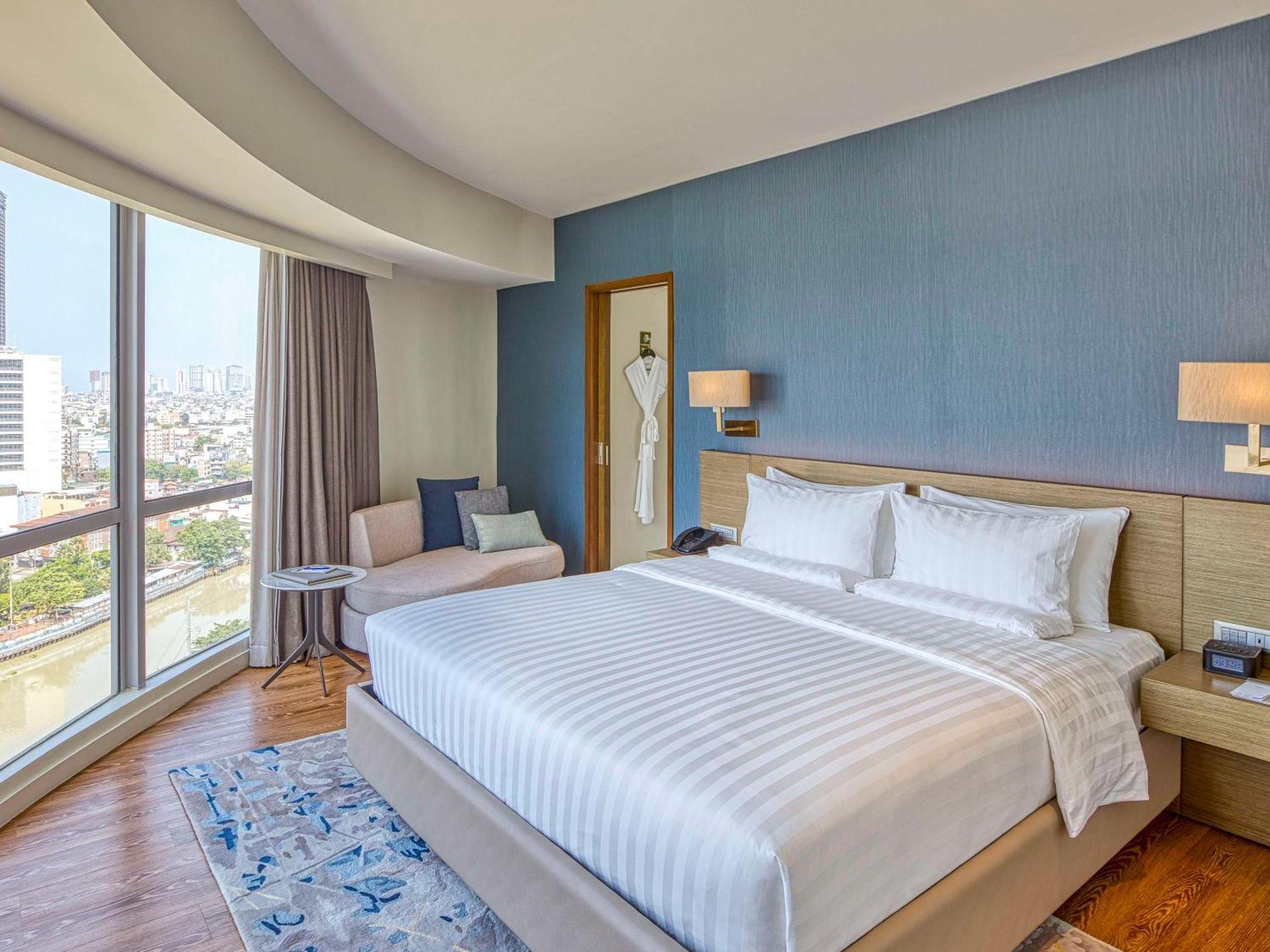 Novotel Suites Manila At Acqua マンダルヨン・シティ エクステリア 写真