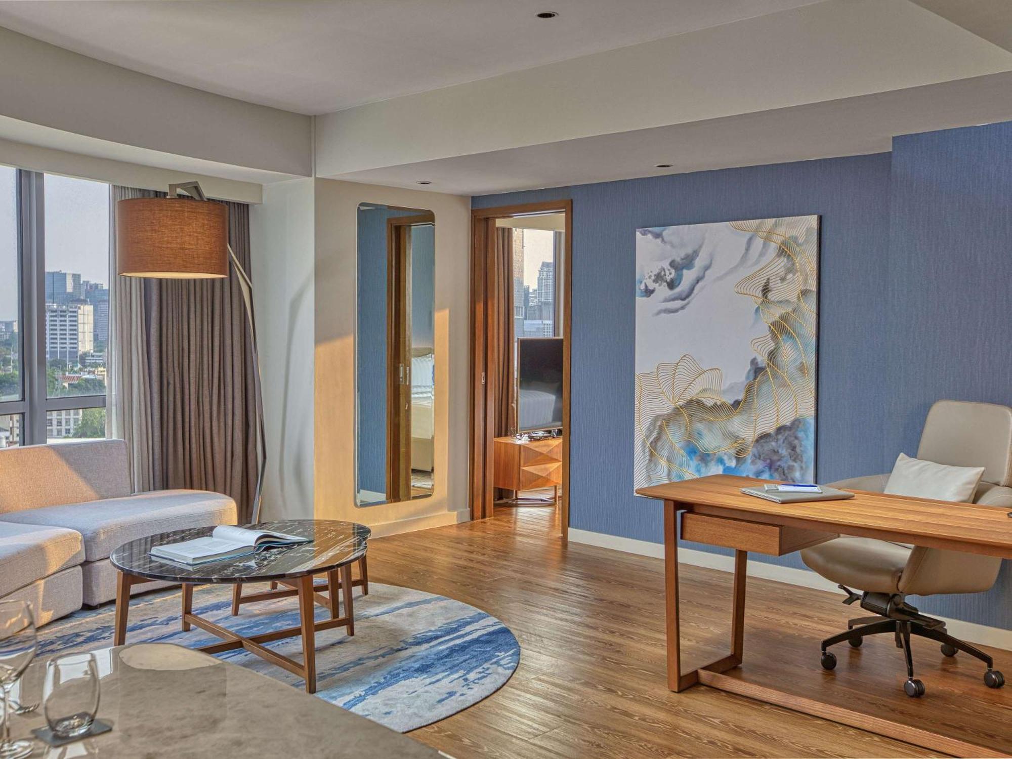 Novotel Suites Manila At Acqua マンダルヨン・シティ エクステリア 写真