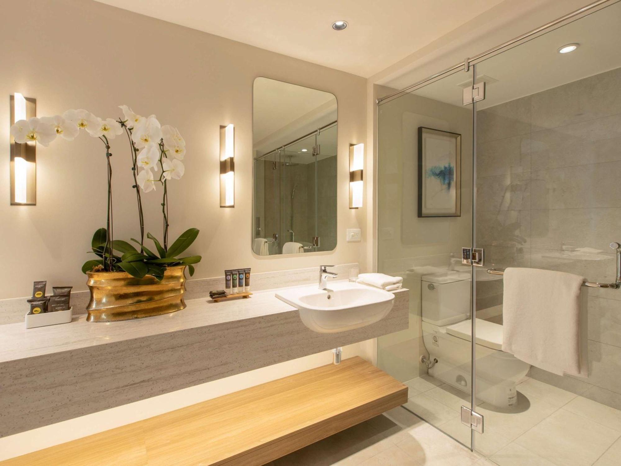 Novotel Suites Manila At Acqua マンダルヨン・シティ エクステリア 写真