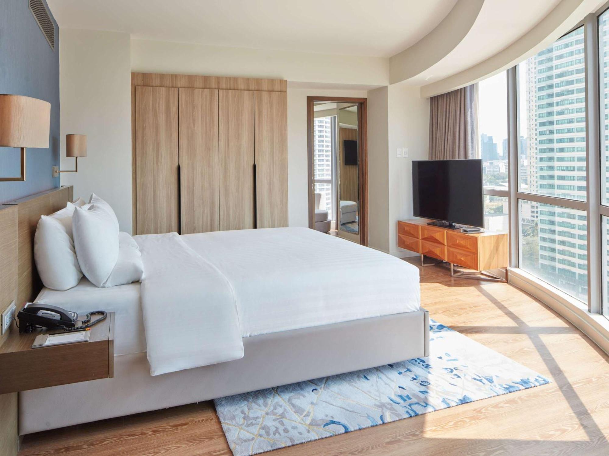 Novotel Suites Manila At Acqua マンダルヨン・シティ エクステリア 写真