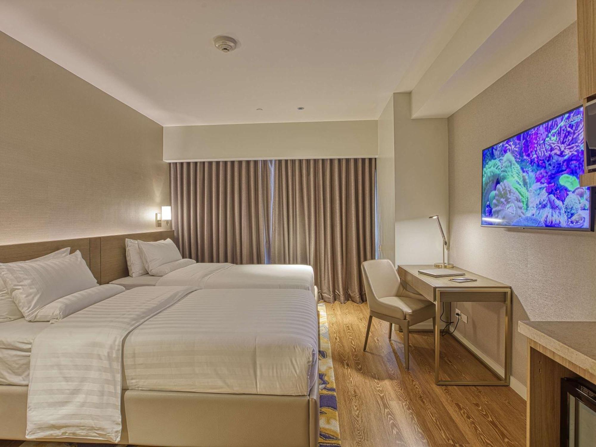 Novotel Suites Manila At Acqua マンダルヨン・シティ エクステリア 写真