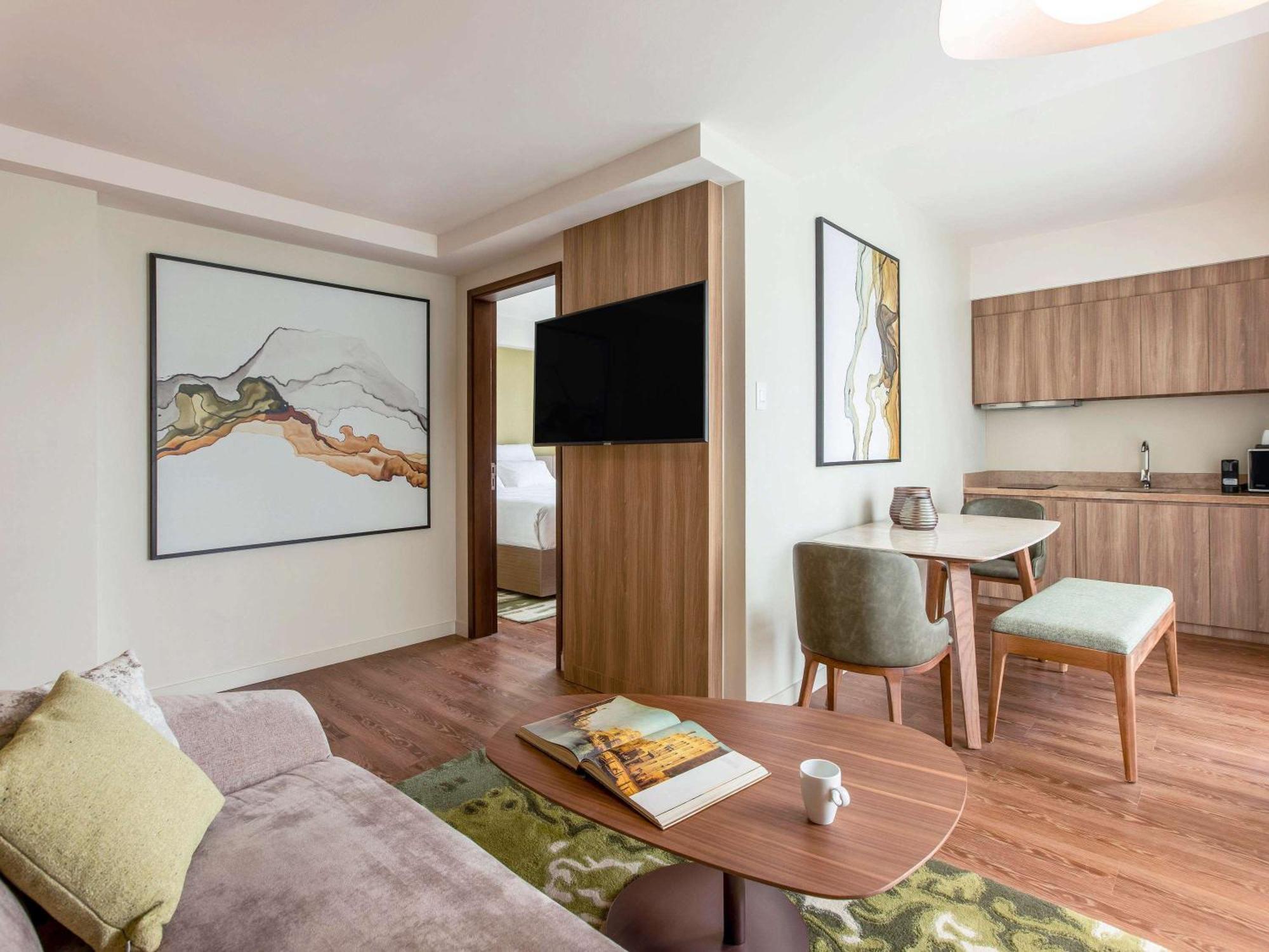 Novotel Suites Manila At Acqua マンダルヨン・シティ エクステリア 写真