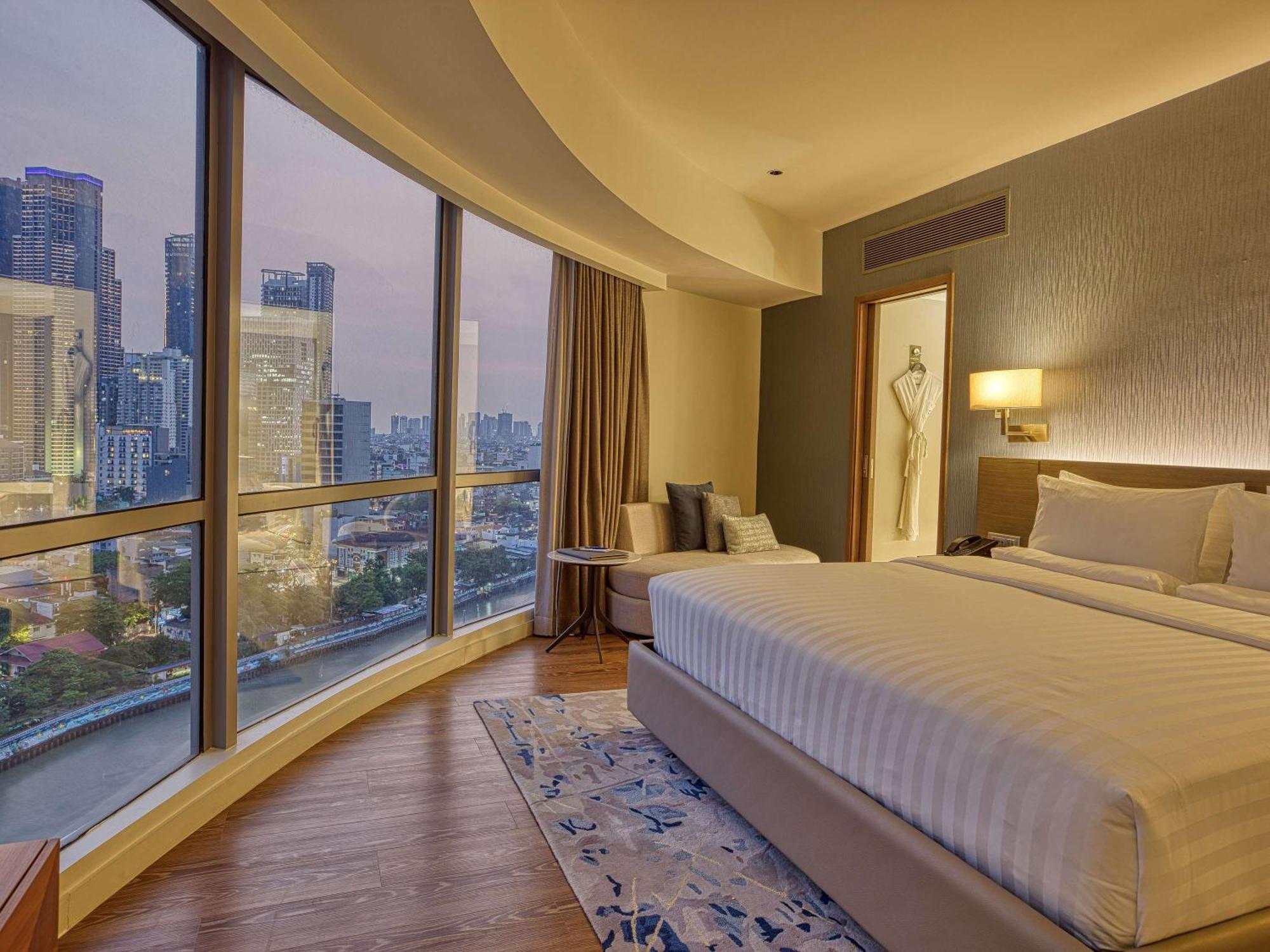 Novotel Suites Manila At Acqua マンダルヨン・シティ エクステリア 写真