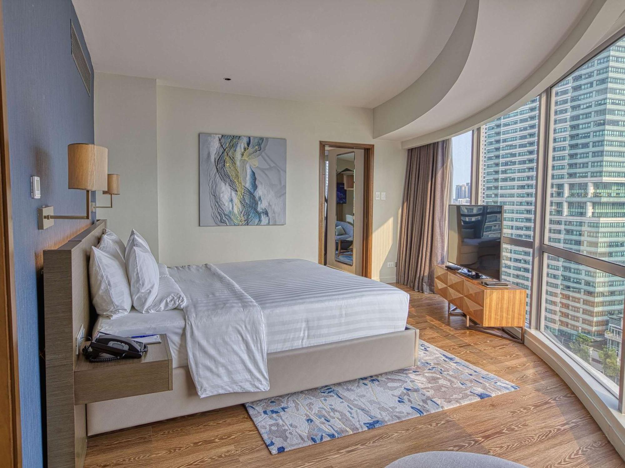 Novotel Suites Manila At Acqua マンダルヨン・シティ エクステリア 写真