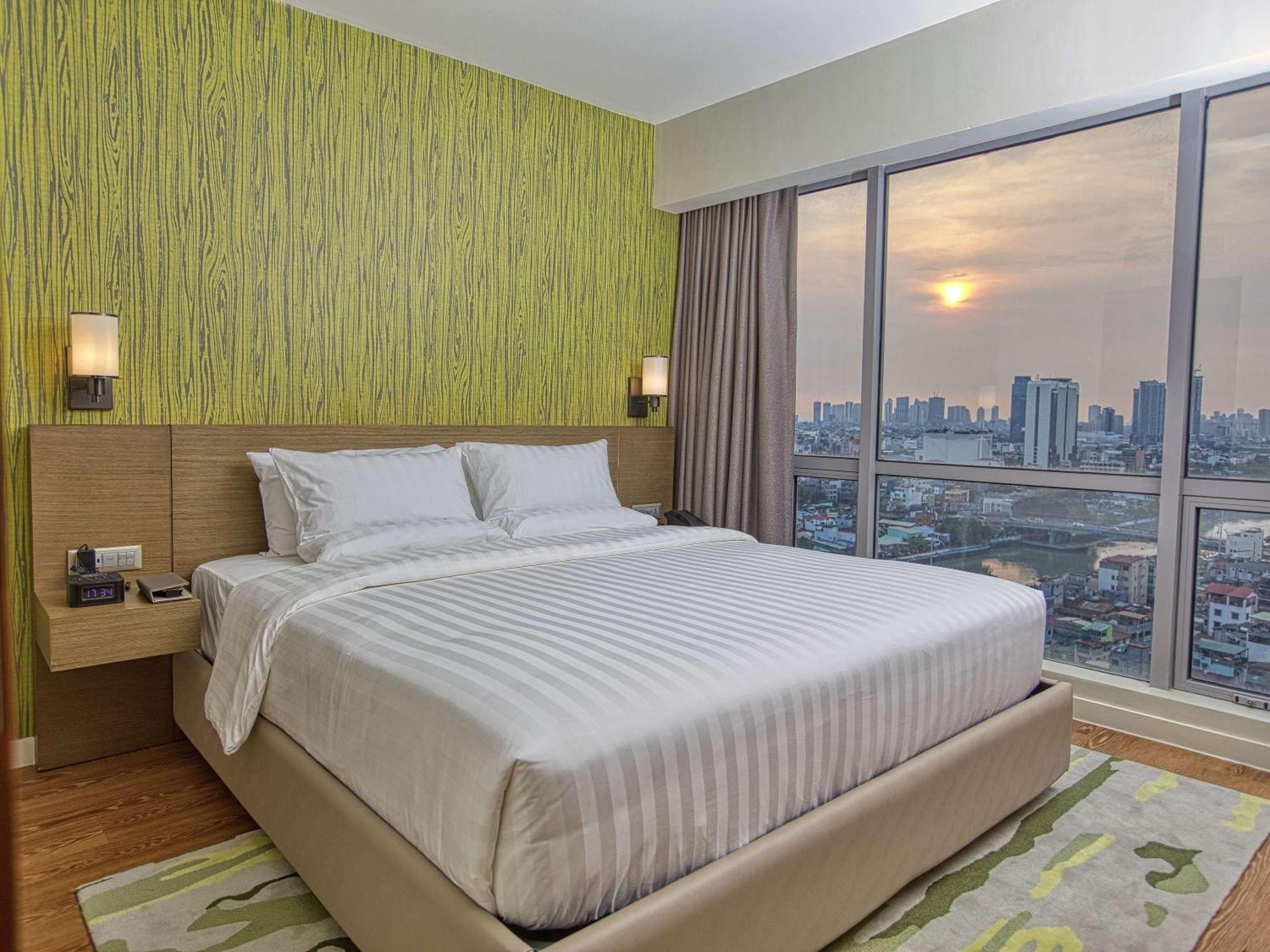 Novotel Suites Manila At Acqua マンダルヨン・シティ エクステリア 写真